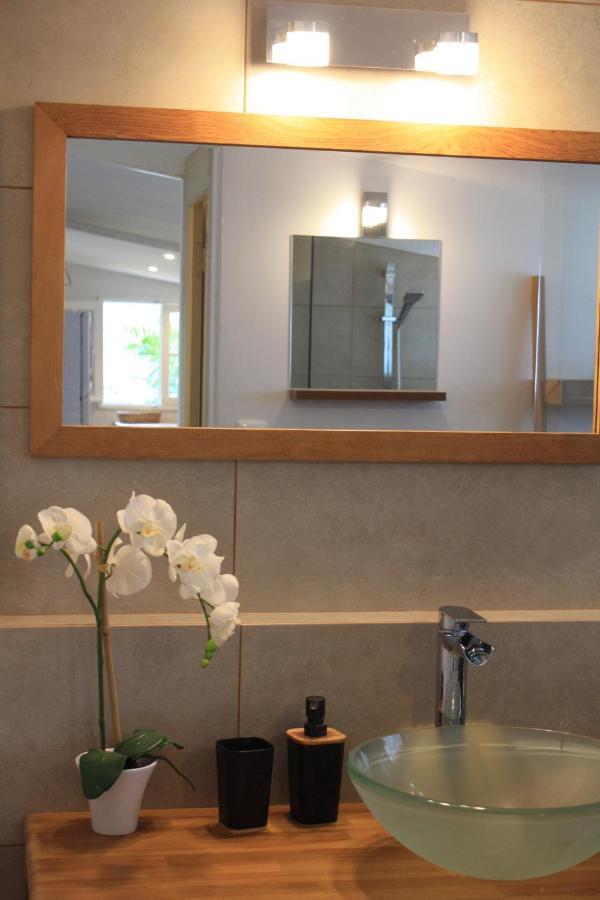 Jolie Case Creole, Lagon A Pied, Jardin แซ็งต์-จีลส์-เลส์-แบ็งส์ ภายนอก รูปภาพ